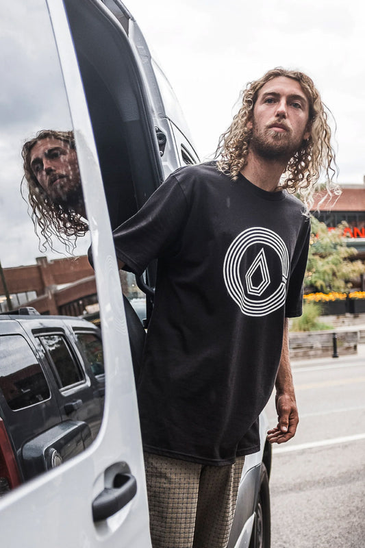 Circle Split Tee - BLK