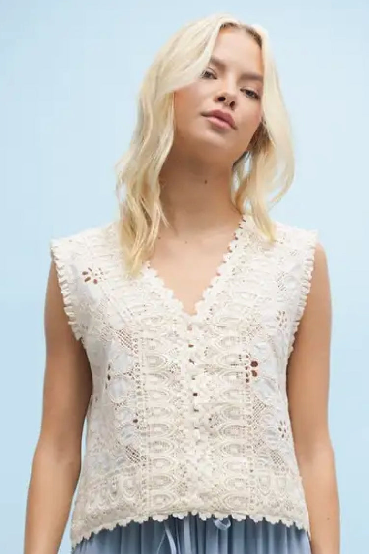 Floral & Lace Vest - CRM
