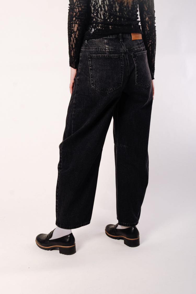 Jacqueline Barrel Leg Jean - VBK