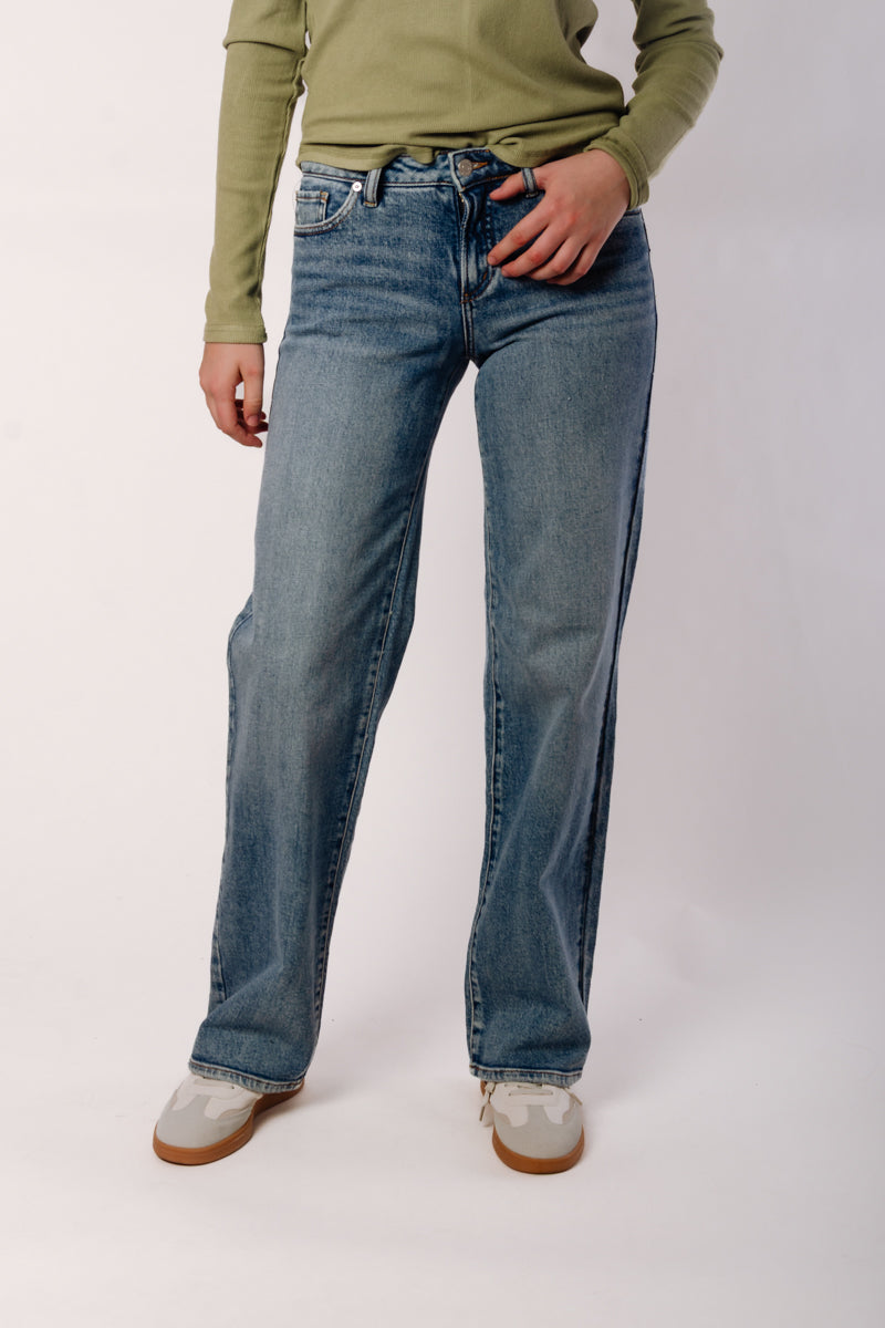 Loose & Low Straight Jeans - 33