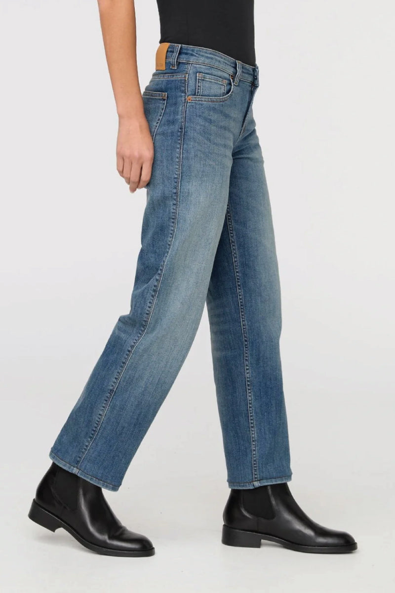 Performance Denim Mid Rise Straight - 30