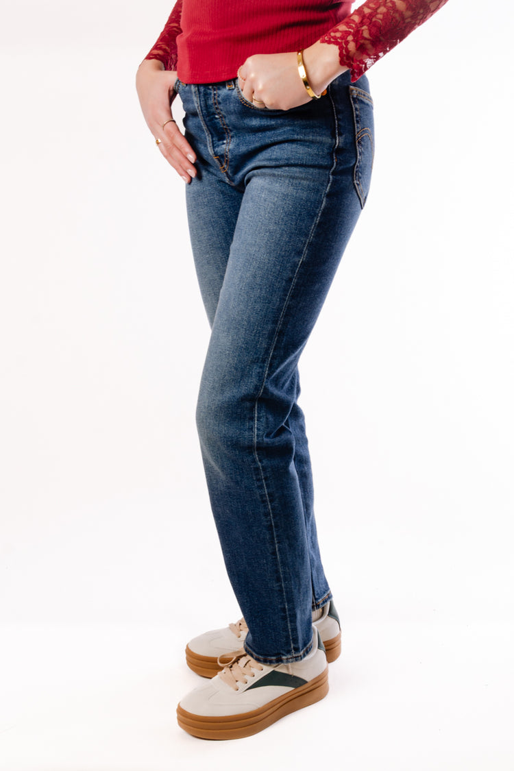 Wedgie Straight Fit Jeans - 28
