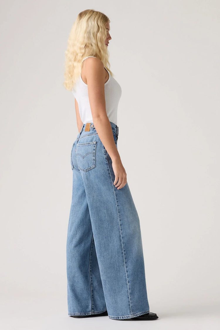 Cinch Wide Leg Lightweight Jeans - 31