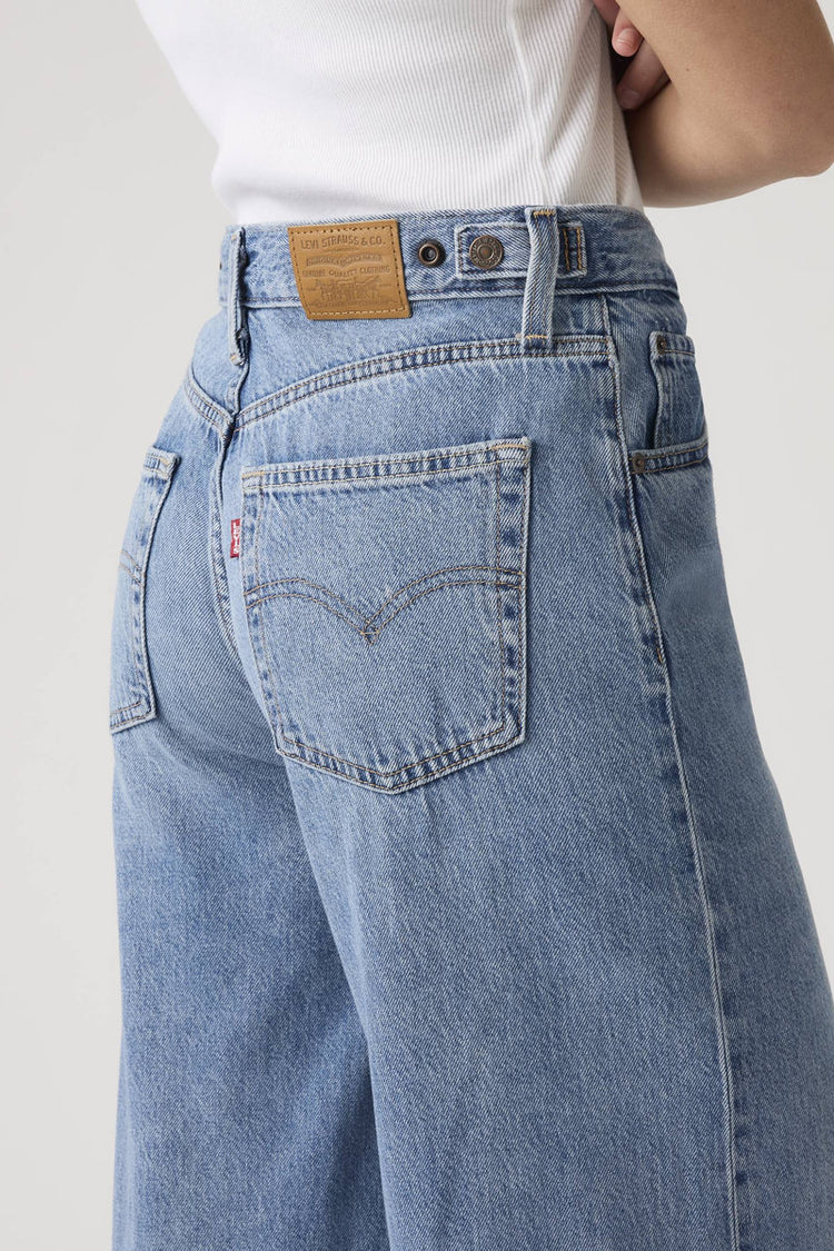 Cinch Wide Leg Lightweight Jeans - 31