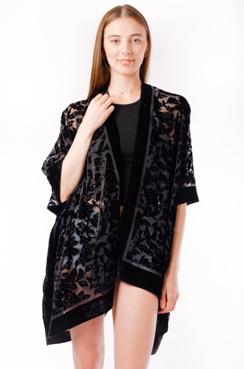 LA Soul Women s Floral Velvet Kimono