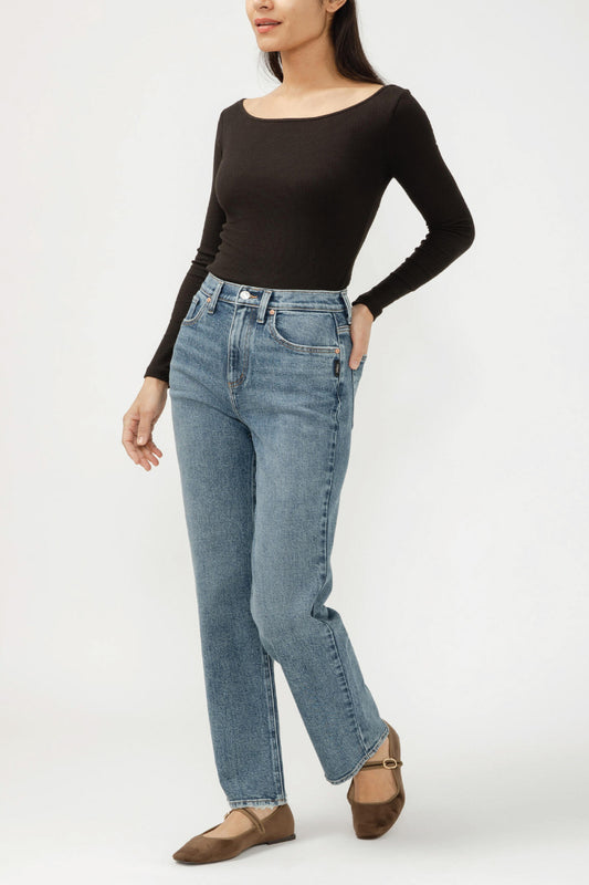 Highly Desirable Straight Leg Jeans - 31
