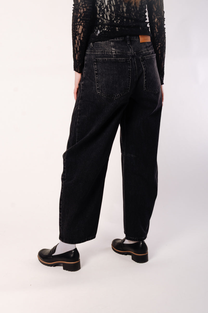 Jacqueline Barrel Leg Jean - VBK