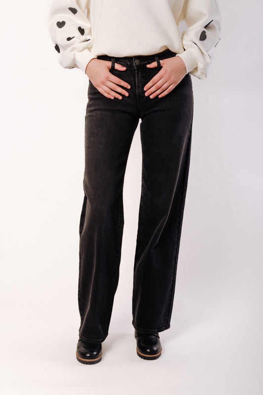 Loose & Low Straight Jeans - 33