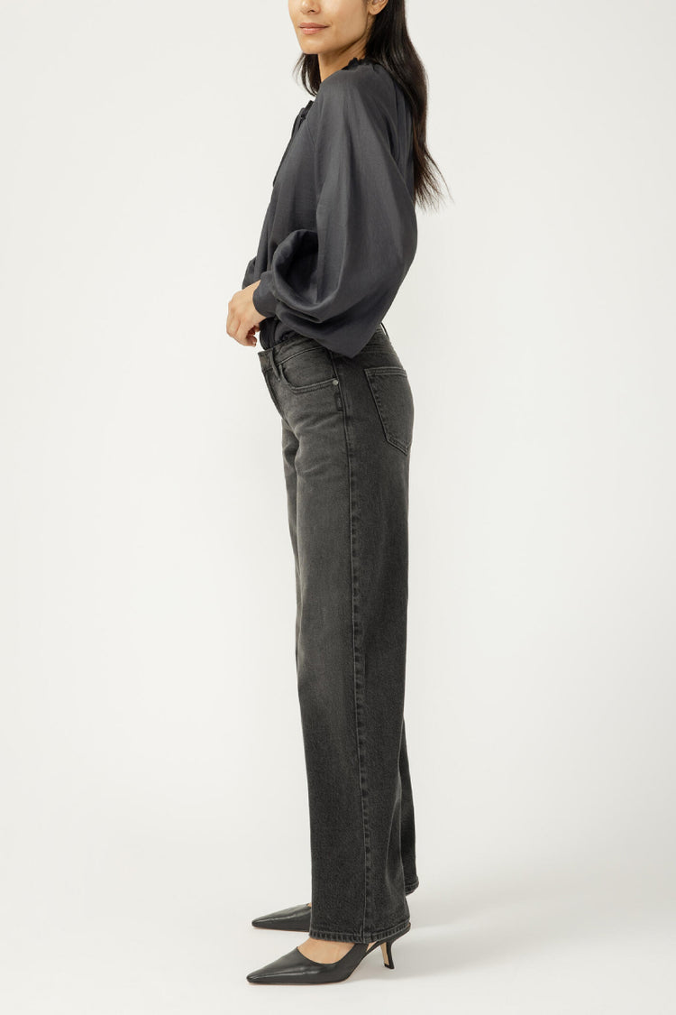 Loose & Low Straight Jeans - 33