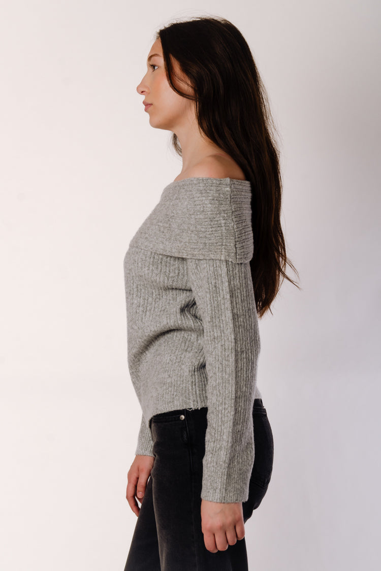 Off-The-Shoulder Sweater - FLT