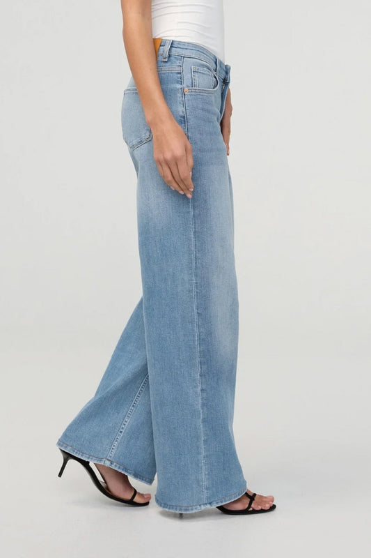 Performance Denim+Mid Rise Loose Straight Jeans - 32