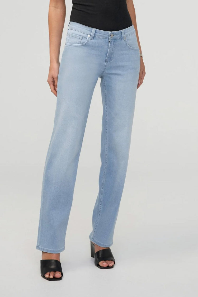 Performance Denim Mid Rise Straight - 30