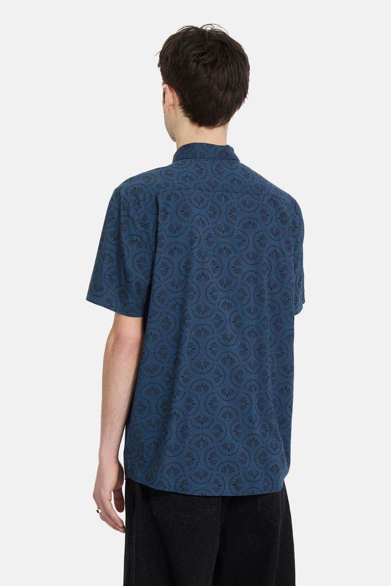 Scaler Stone Woven Short Sleeve - MDB