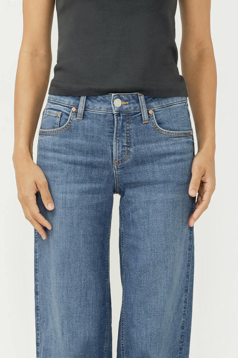 Suki Mid Rise Wide Leg Jeans - 33