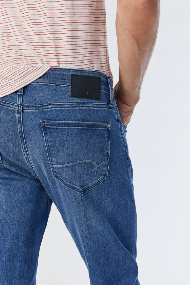 Zach Straight Leg Jeans - 32